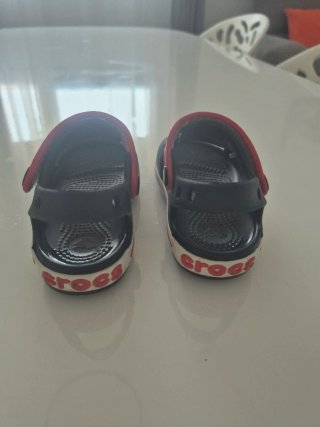 Sandalias Crocs Talla C7 (23-24)