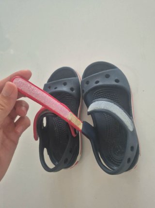 Sandalias Crocs Talla C7 (23-24)