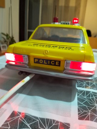 Coche Policía Juguete Rico