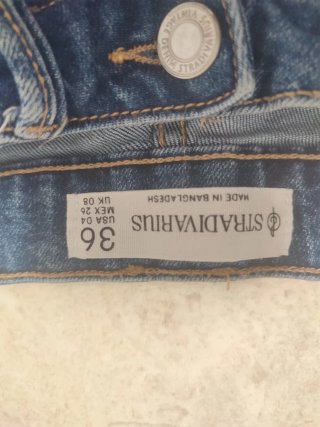 Pantalón vaquero Stradivarius Talla S
