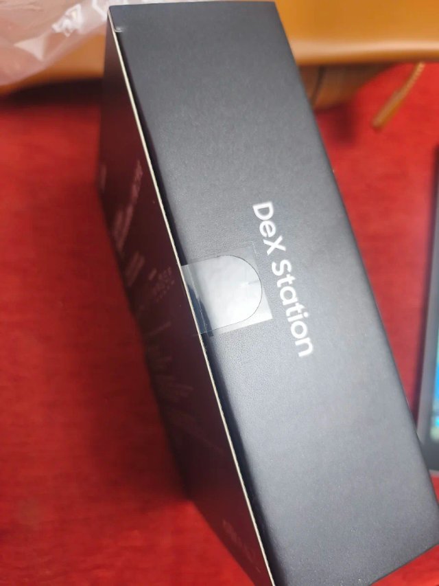 Samsung DeX Station per Esperienza Desktop