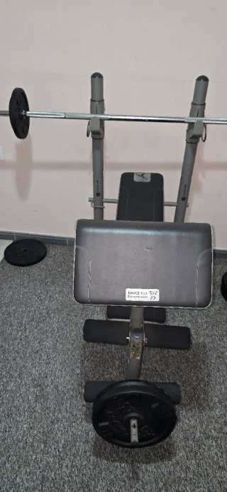 Banco de pesas con accesorios