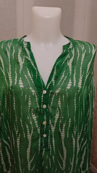 Blusa verde y blanca talla única