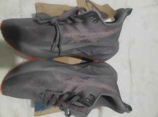 Asics Novablast 5LE Zapatillas Running Morado Nara