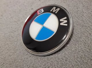 BMW EMBLEMA CAPOT O MALETERO AZ/BLA LOGO