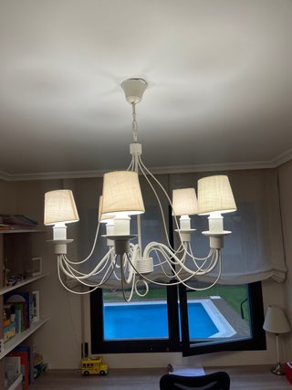 Elegante lámpara de techo blanca