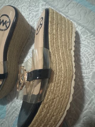 Sandalias Michael Kors Mujer Doradas y Negras