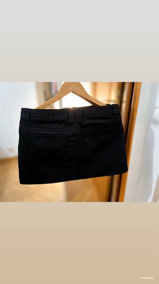 Falda corta Bershka negra