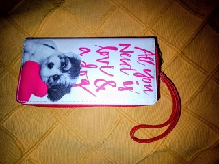 Cartera de mano con correa y perrito