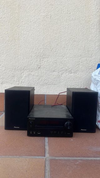 Cadena de música Pioneer negra