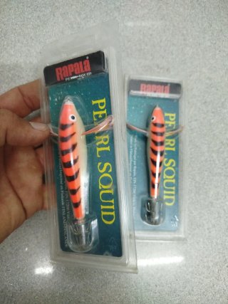 2 señuelos Rapala Pearl Squid