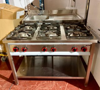 Cocina de gas - 6 quemadores como nueva
