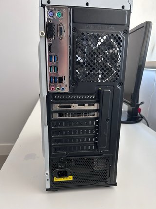 PC Gaming Ryzen 5 2600 GTX 1650 16GB RAM