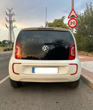Volkswagen e-up! 2015 IVA Deducible