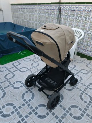 Carrito de bebé Joie color beige