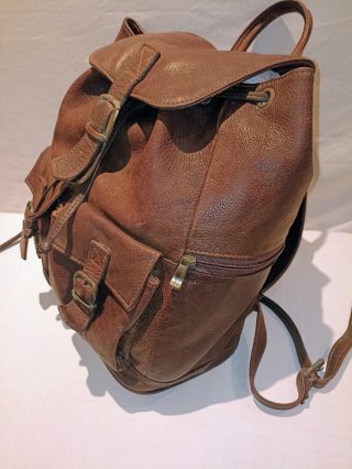 - Mochila de Cuero DYMS ORIGINAL .!!! OFERTA .!!!