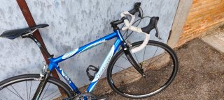 Bici de carretera MMR azul