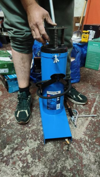 Máquina para frenos Hogert