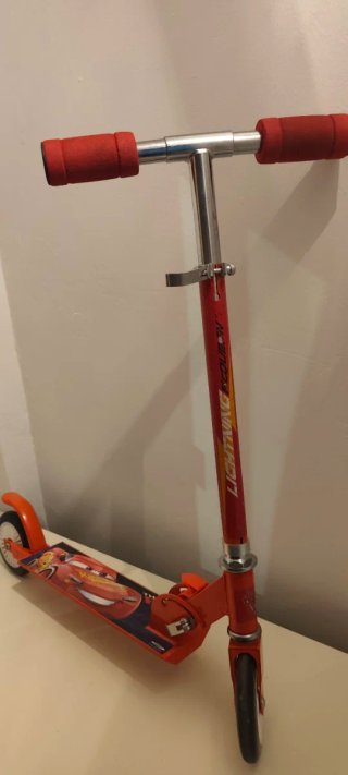 Patín infantil rojo