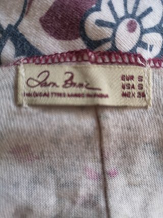 Camiseta Zara Estampada Floral Manga Larga Talla S