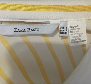Blusa Zara cruzada satinada dorada