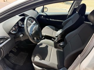 Peugeot 207 2012