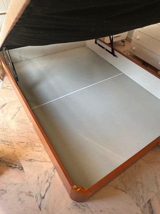 Canapé de tela y madera