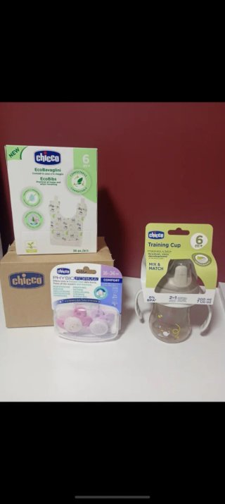 Chicco: Baberos, Biberón y Chupetes