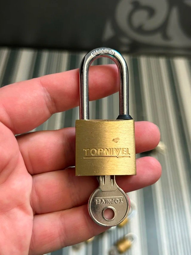 Lote 10 candados pequeños con llaves