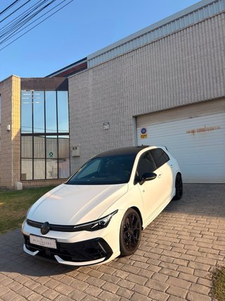 Volkswagen Golf R black