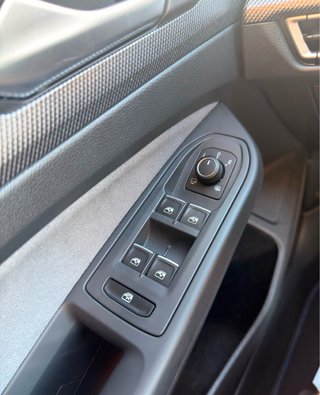Volkswagen Golf R black