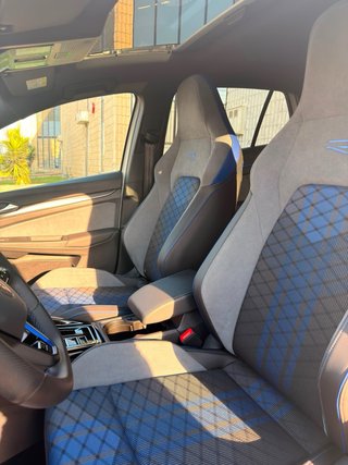Volkswagen Golf R black