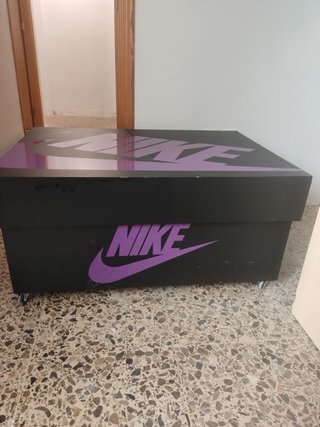 Zapatero Nike Negro y Morado