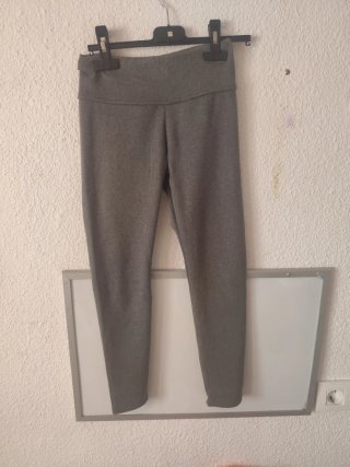 Mallas niña color gris, rosa y negra. Talla 10
