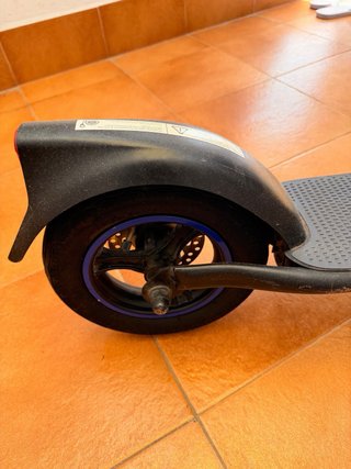 Patinete eléctrico gris