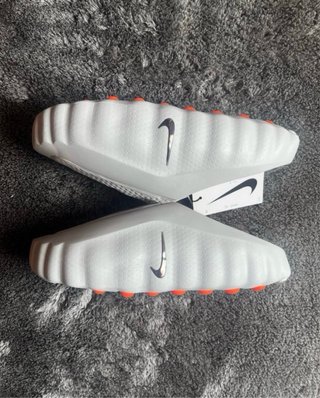 Nike Mind 001