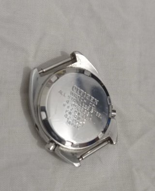Reloj digital femenino Citizen Crystom LC 1976