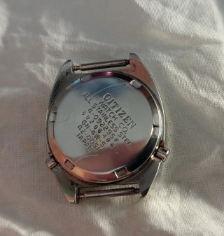 Reloj digital femenino Citizen Crystom LC 1976