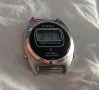 Reloj digital femenino Citizen Crystom LC 1976