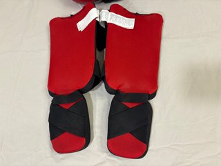 Set Boxeo Guantes Pierneras y Vendas Decathlon