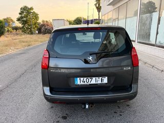 Peugeot 5008 2014