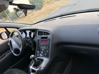 Peugeot 5008 2014