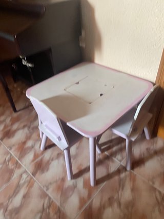 Conjunto de Mesa y 2 Sillas Infantiles (En Madera)