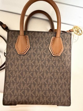 Bolso Michael Kors Marrón con Logo Dorado