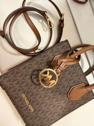 Bolso Michael Kors Marrón con Logo Dorado