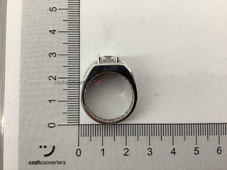 sello oro 18k con diamante de laboratorio