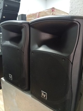 Altavoz Electro-Voice ZX4 USA precio pareja