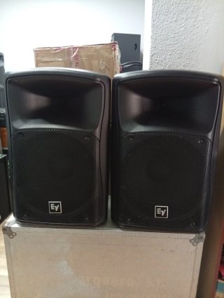 Altavoz Electro-Voice ZX4 USA precio pareja