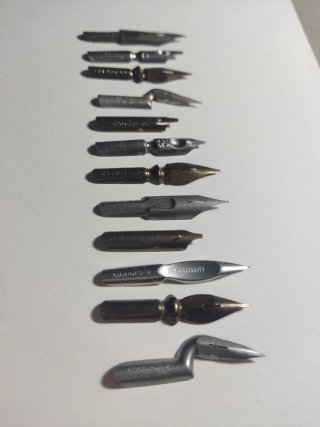 12 PLUMILLAS ANTIGUAS TODAS DIFERENTES (NUEVAS)
