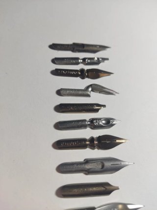12 PLUMILLAS ANTIGUAS TODAS DIFERENTES (NUEVAS)